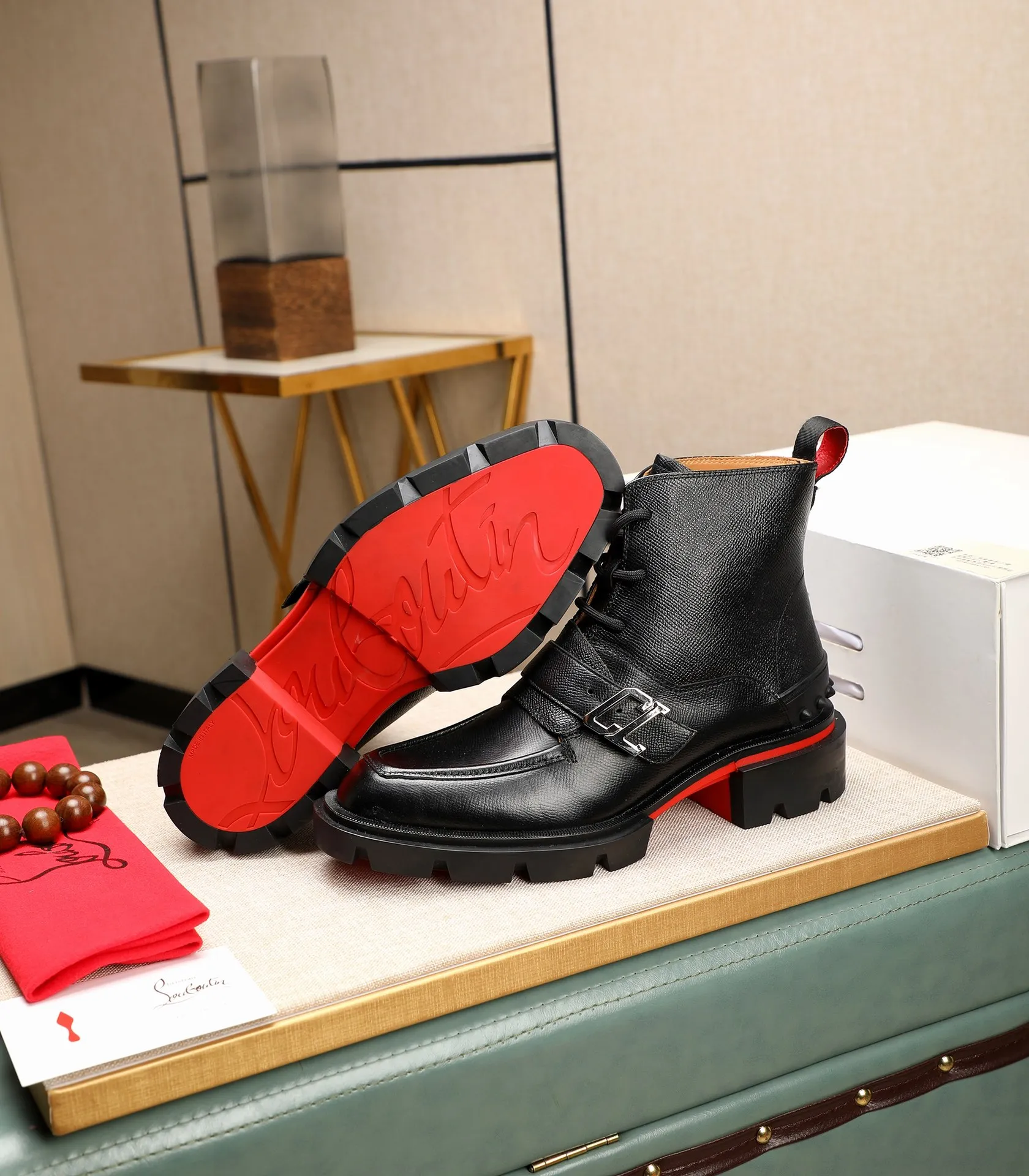 Men's Men's Shoes💰920 New Actual Shots••CL～High-end men's red-soled shoes! ••🆑Top original order purchasing agent. Imported top-layer ten-fingerprint leather and water-dyed cowhide inside 🉑️ Imported TPU rubber sole, wear-resistant and non-slip, full of European style, SIZA: 39-44 (45.46, customized)